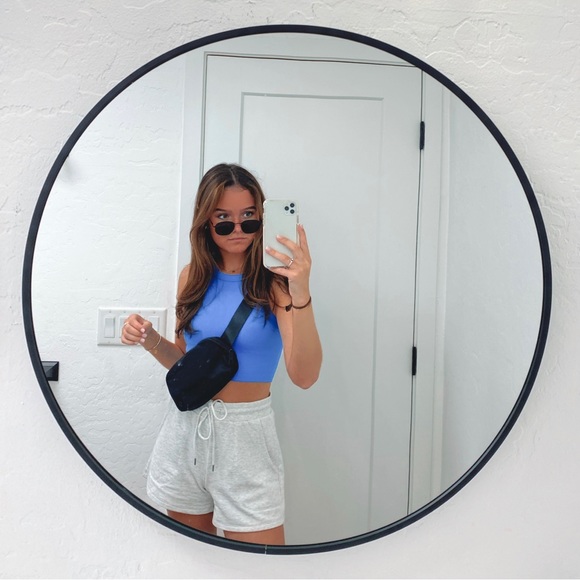 Meet your Posher, Hannah - Picture 1 of 1